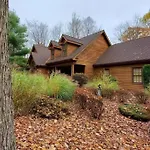 New Contemporary Chalet 5 Bed/3 Bath In Split Rock