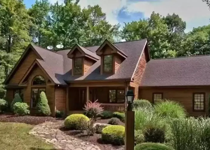 New Contemporary Chalet 5 Bed/3 Bath In Split Rock