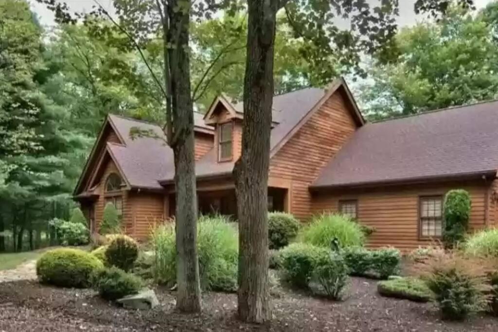 Chalet New Contemporary 5 Bed/3 Bath In Split Rock Lake Harmony